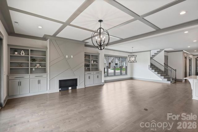 8159 Fairview Road, Charlotte, NC 28226