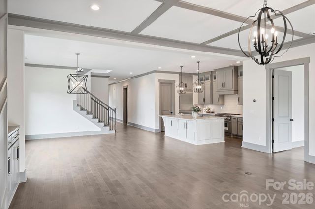 8159 Fairview Road, Charlotte, NC 28226