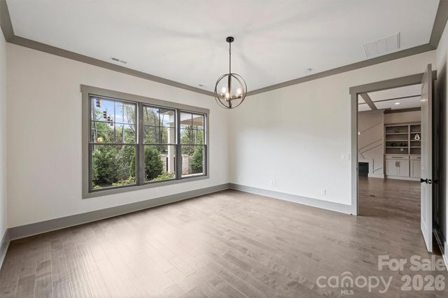 8159 Fairview Road, Charlotte, NC 28226