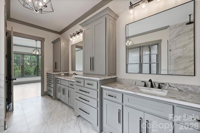 8159 Fairview Road, Charlotte, NC 28226