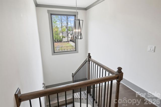 8159 Fairview Road, Charlotte, NC 28226