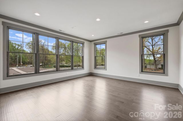 8159 Fairview Road, Charlotte, NC 28226