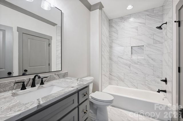 8159 Fairview Road, Charlotte, NC 28226