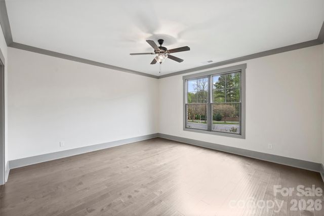 8159 Fairview Road, Charlotte, NC 28226