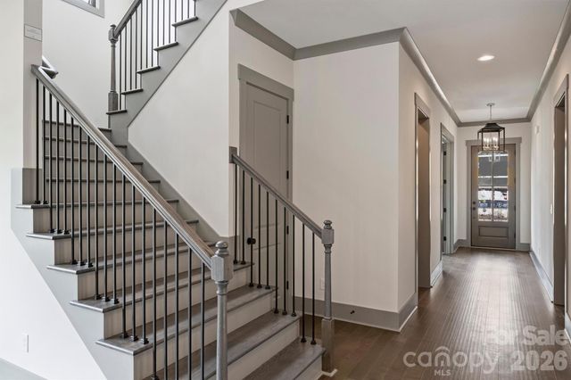 8159 Fairview Road, Charlotte, NC 28226