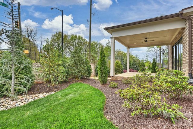 8159 Fairview Road, Charlotte, NC 28226