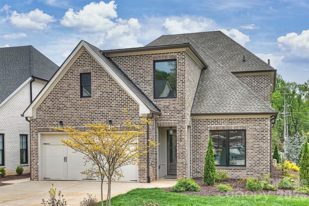 8159 Fairview Road, Charlotte, NC 28226