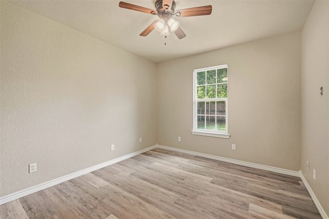 323 Texas Street, Pottsboro, TX 75076