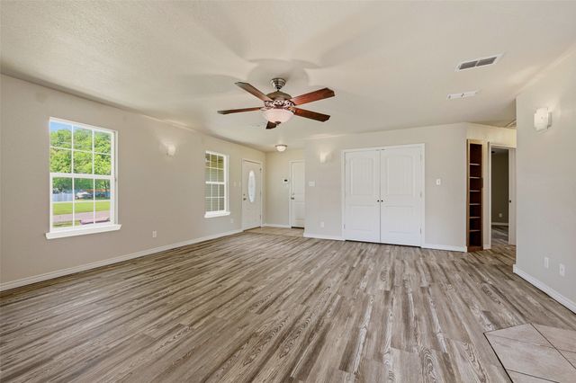 323 Texas Street, Pottsboro, TX 75076