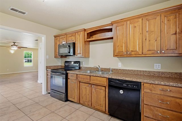 323 Texas Street, Pottsboro, TX 75076