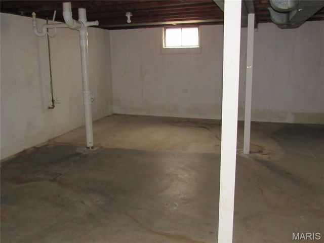 1090 Lindsay Lane, Florissant, MO 63031