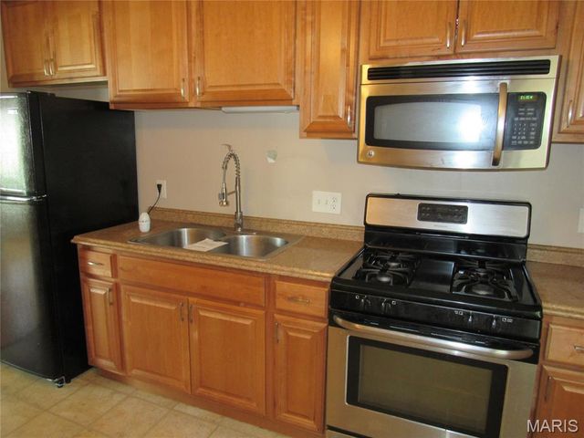 1090 Lindsay Lane, Florissant, MO 63031