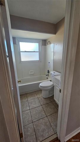 1090 Lindsay Lane, Florissant, MO 63031