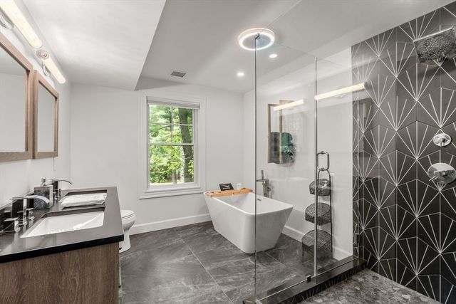 295 Gardner St, Hingham, MA 02043
