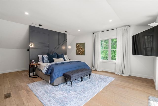 295 Gardner St, Hingham, MA 02043