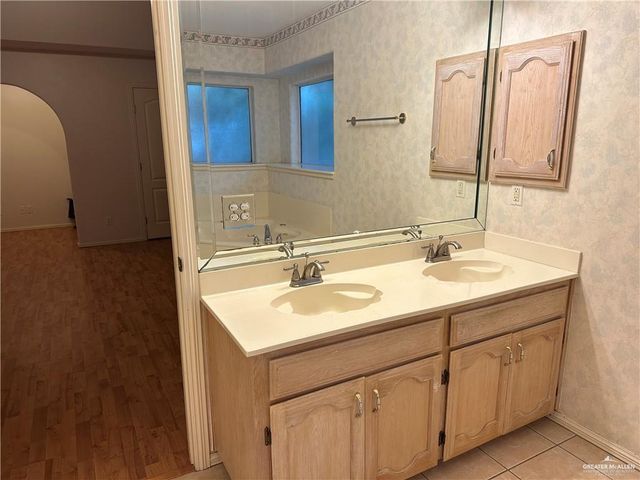 902 Hidden Forest Drive, Edinburg, TX 78539