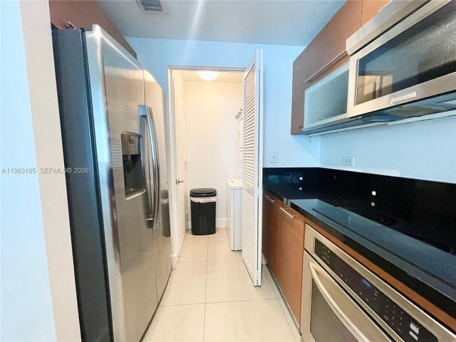 253 NE 2nd St 2506, Miami, FL 33132