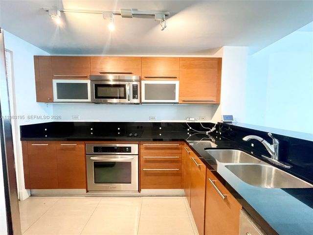 253 NE 2nd St 2506, Miami, FL 33132