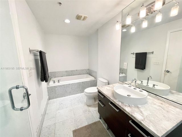 253 NE 2nd St 2506, Miami, FL 33132