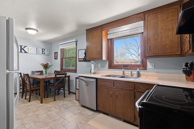 2589 VAN BEEK ROAD, Green Bay, WI 54311
