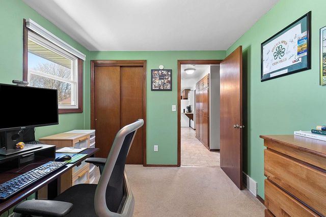 2589 VAN BEEK ROAD, Green Bay, WI 54311