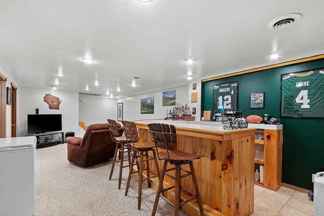 2589 VAN BEEK ROAD, Green Bay, WI 54311