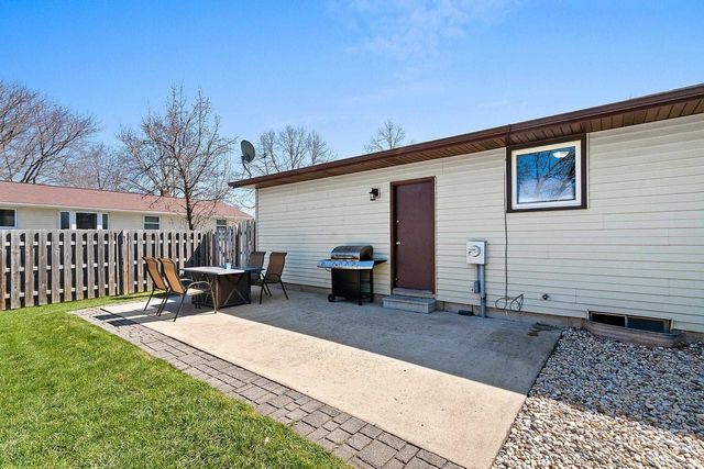2589 VAN BEEK ROAD, Green Bay, WI 54311