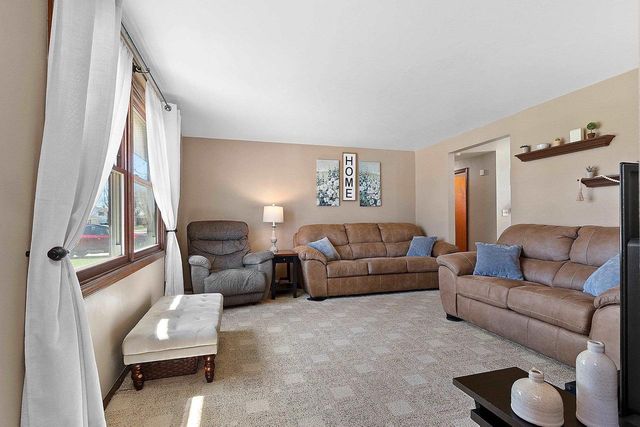 2589 VAN BEEK ROAD, Green Bay, WI 54311