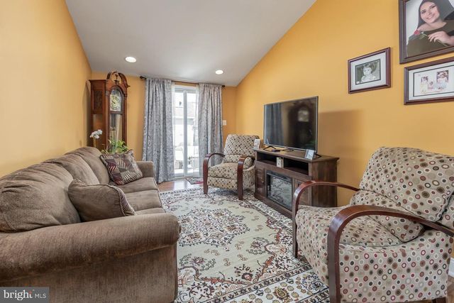 515 GRISCOM DR, Woodbury, NJ 08096