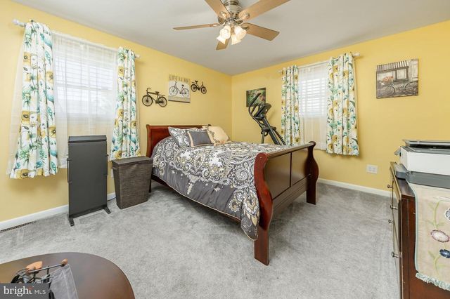 515 GRISCOM DR, Woodbury, NJ 08096