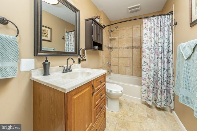 515 GRISCOM DR, Woodbury, NJ 08096