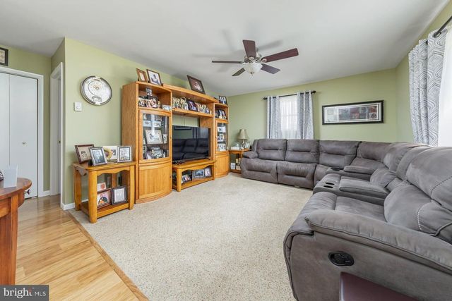 515 GRISCOM DR, Woodbury, NJ 08096