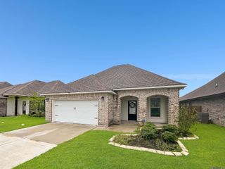 1845 Pineglen Dr, St Gabriel, LA 70776