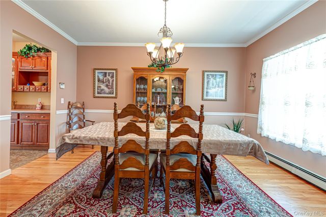 108 Maple Wood Lane, Riverhead, NY 11901
