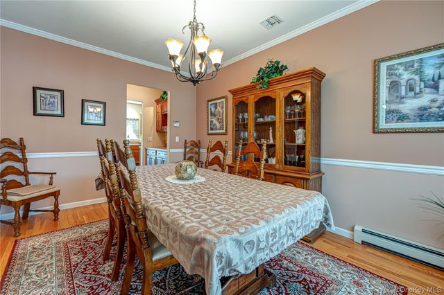 108 Maple Wood Lane, Riverhead, NY 11901