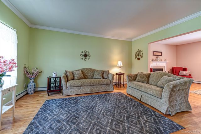 108 Maple Wood Lane, Riverhead, NY 11901