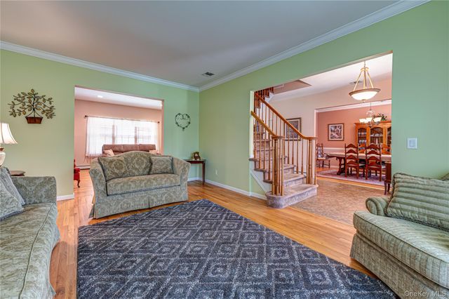 108 Maple Wood Lane, Riverhead, NY 11901