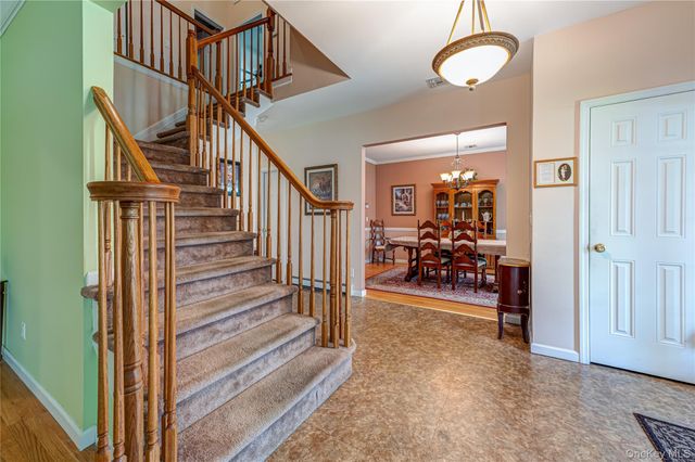 108 Maple Wood Lane, Riverhead, NY 11901