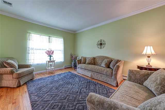 108 Maple Wood Lane, Riverhead, NY 11901