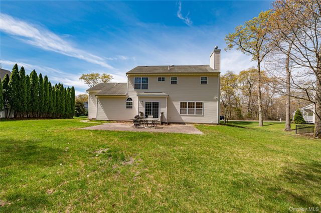 108 Maple Wood Lane, Riverhead, NY 11901