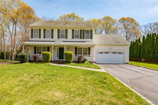 108 Maple Wood Lane, Riverhead, NY 11901