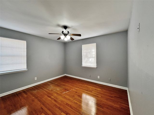 714 Cranbrook Lane, Grand Prairie, TX 75052
