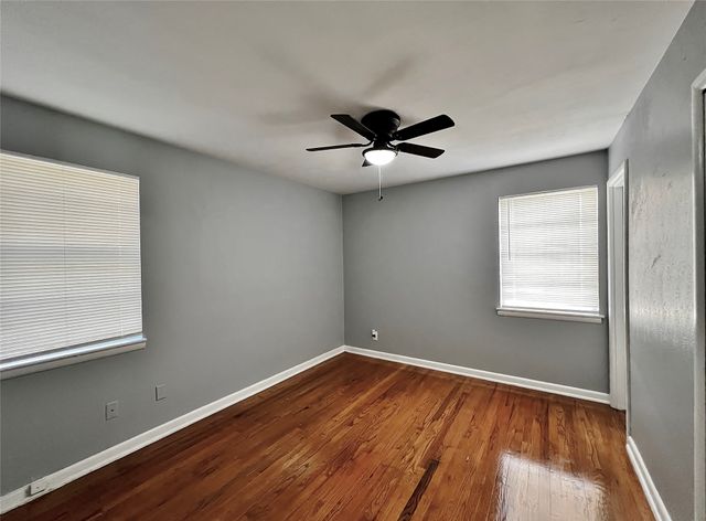 714 Cranbrook Lane, Grand Prairie, TX 75052