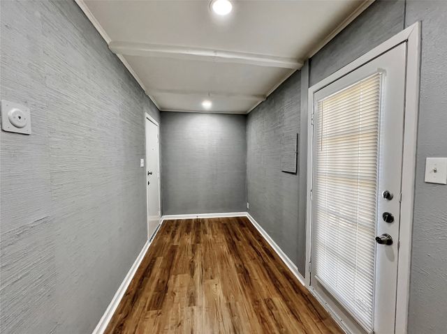 714 Cranbrook Lane, Grand Prairie, TX 75052