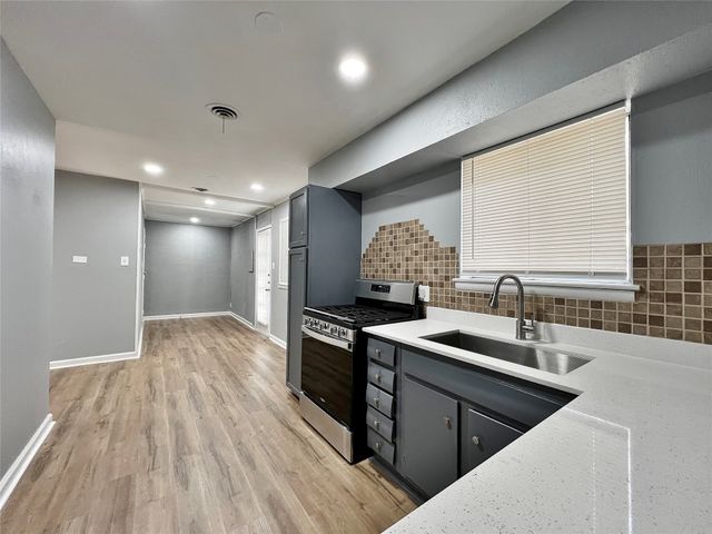 714 Cranbrook Lane, Grand Prairie, TX 75052