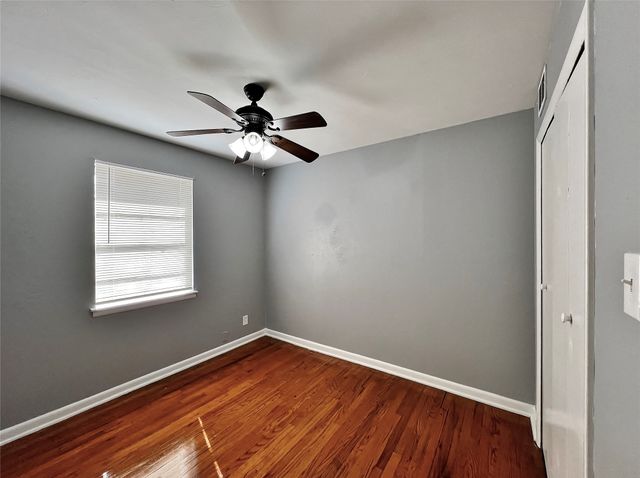 714 Cranbrook Lane, Grand Prairie, TX 75052