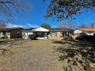 714 Cranbrook Lane, Grand Prairie, TX 75052