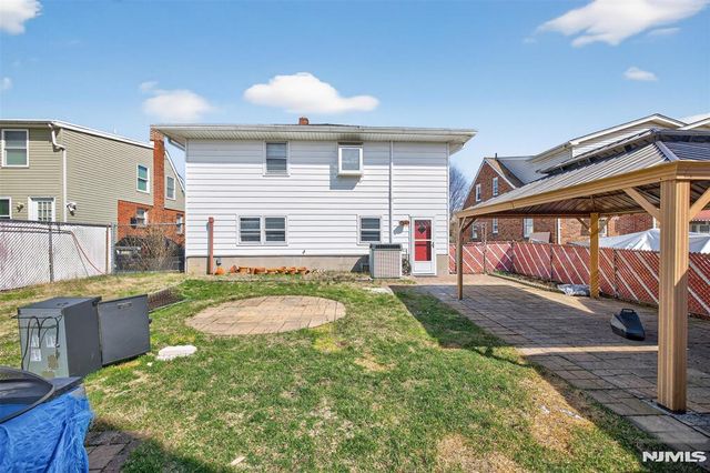 1-20 Kenneth Avenue, Fair Lawn, NJ 07410