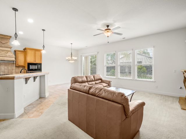 6944 W Wrenwood Lane, Fresno, CA 93723