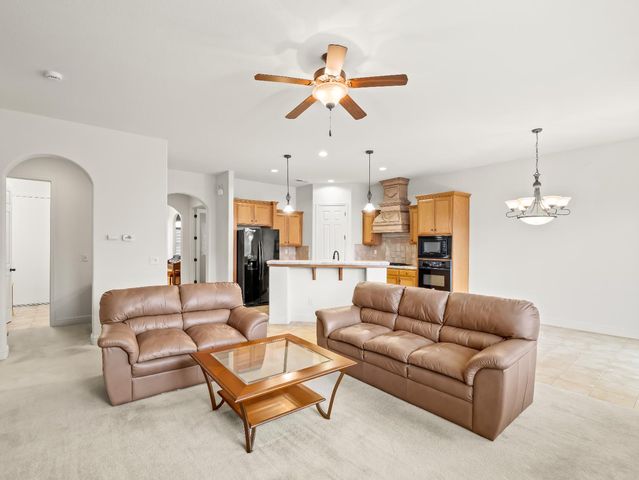 6944 W Wrenwood Lane, Fresno, CA 93723